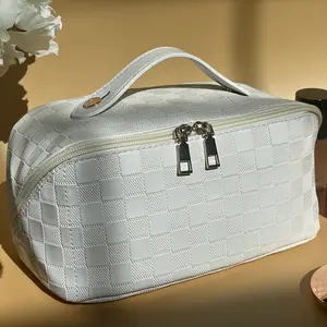 Portable Makeup Bag - Large Capacity Zipper Organizer Pouch for Cosmetic Storage, Versatile Travel Bag with Ideal Cosmetic Organization