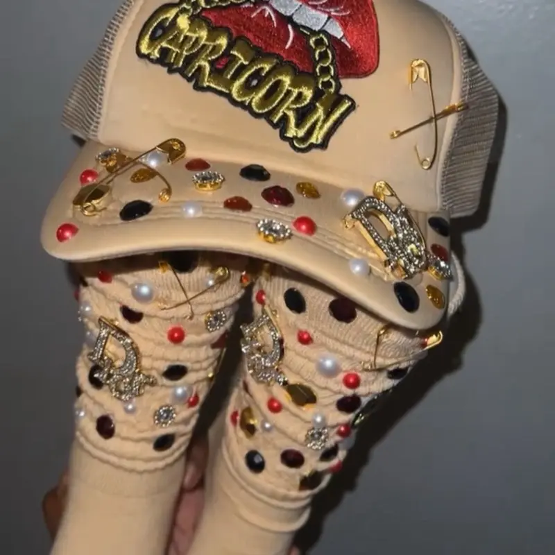 Junk hat and socks set