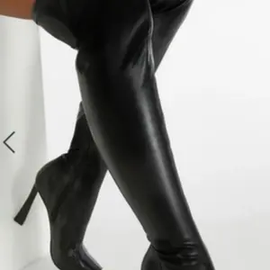 Dominique Leather Thigh Boots