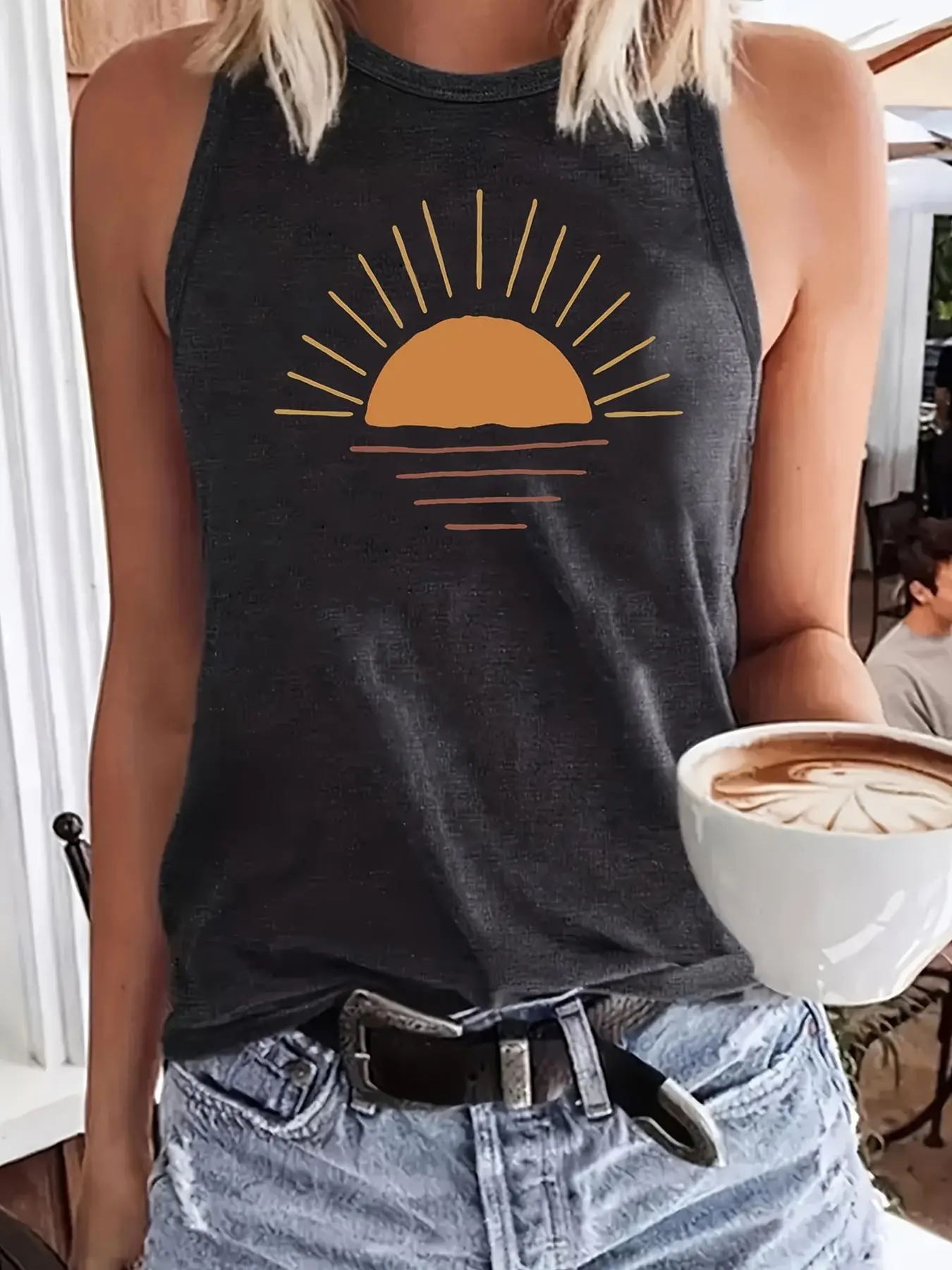 Women's Sunrise Print Round Neck Fitted Tank Top, Muscle Tank Top, Casual Sleeveless Top for Summer, Ladies Clothes for Everyday Wear, Sleeveless Cami Tops, Fitted Sleeveless Design
