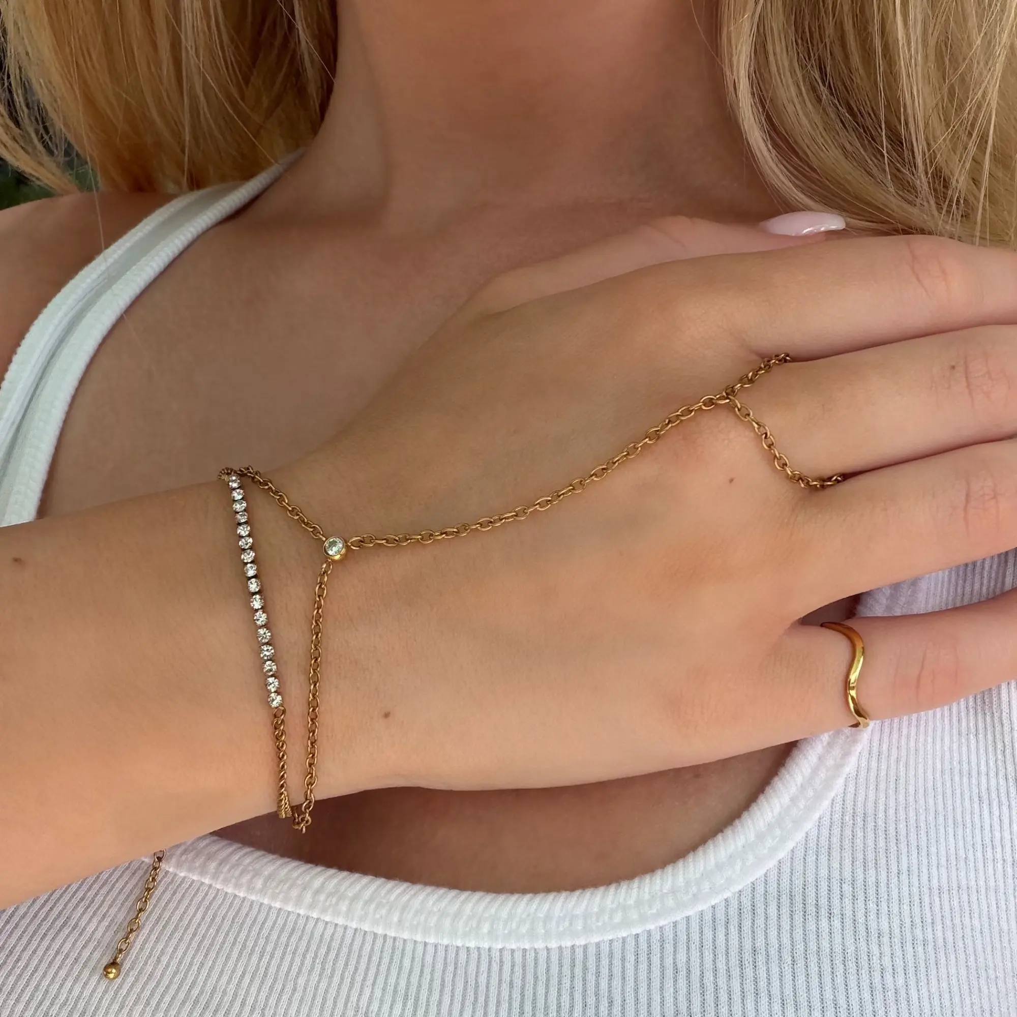 EVRY JEWELS Gold or Silver Plated Women's Dahlia Hand Chain