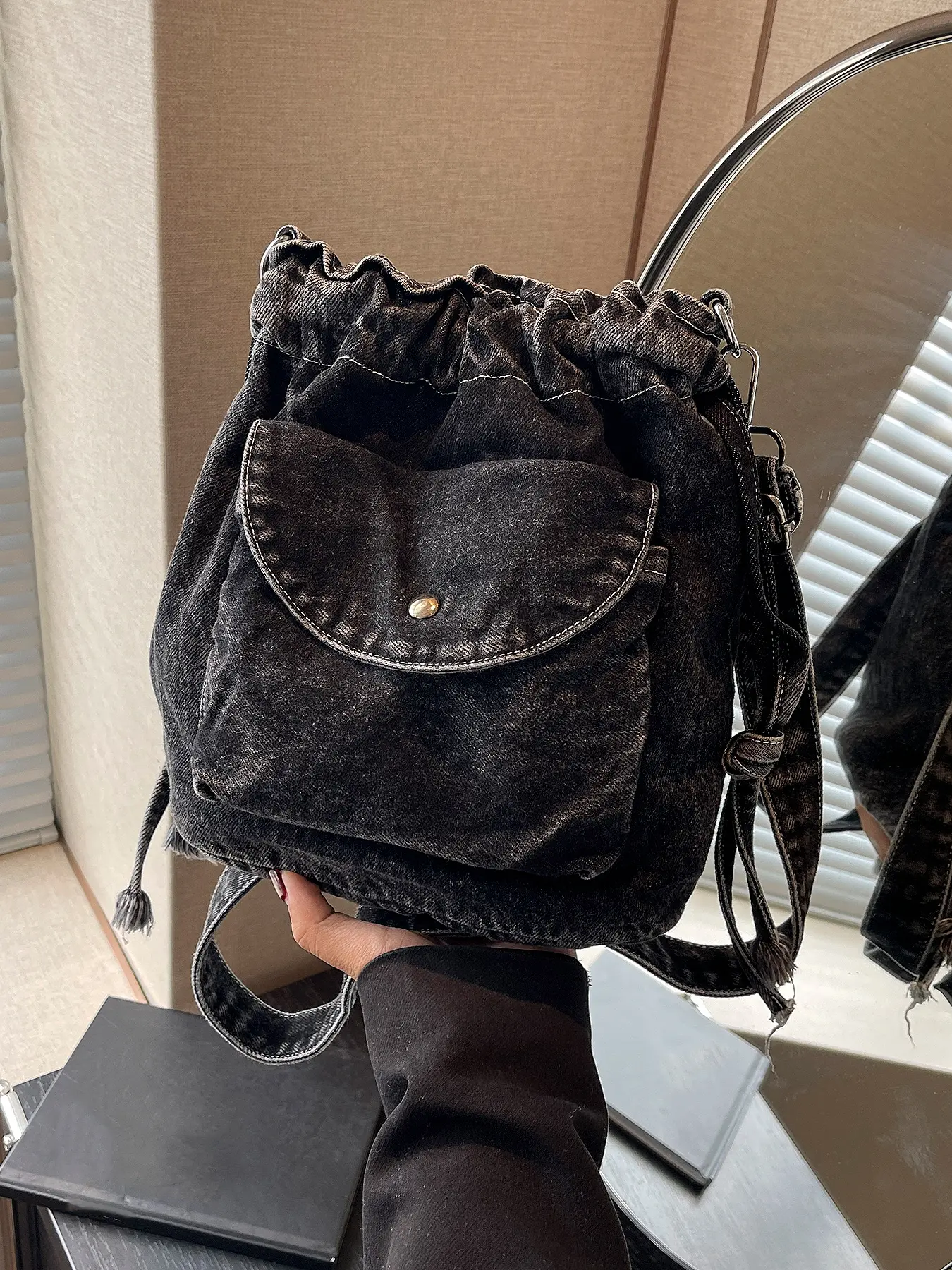 Niche retro denim drawstring shoulder bag, simple casual crossbody mobile phone bag, Crossbody Purses, Cross Body Bags, distressed small pocket practical trendy design, daily versatile bag, suitable for students, shopping, dating, etc.