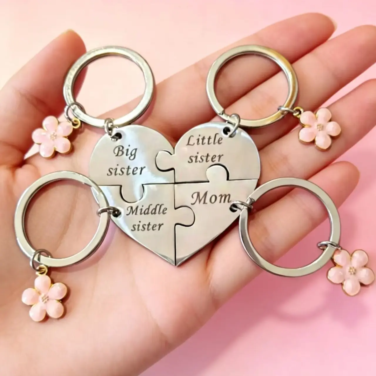 Mother Daughter Keychain for 4,Mother BigSister Middle sister Little Sister Keychain for 4,Sweet Meaningful Gift for Mom for Mother'sDay, Birthday, Christmas or Just Because