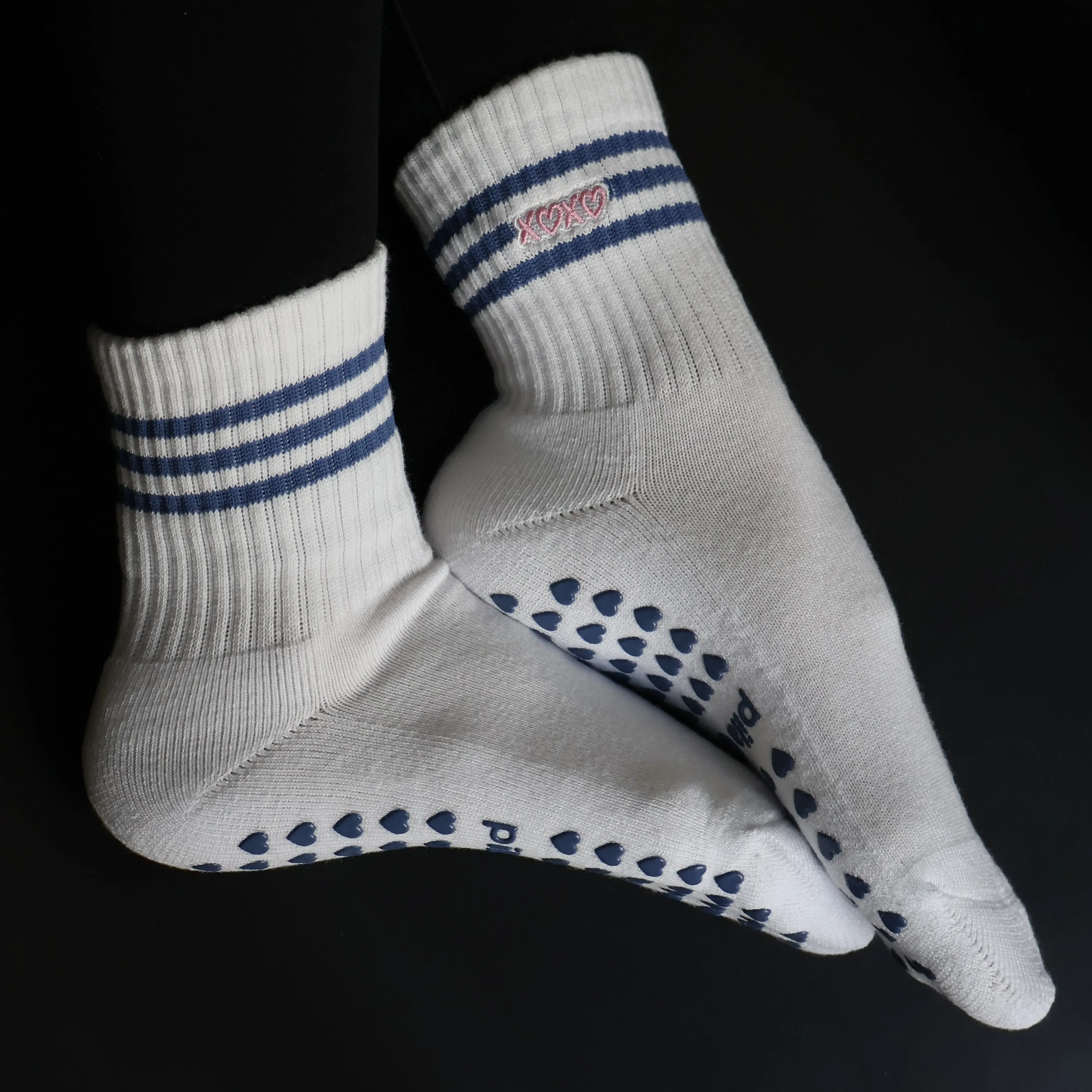 XOXO Grip Socks - All-Cotton Grippy Ankle Socks for Women, Cute Pilates & Athletic Socks, Cute Pilates Socks Crewsocks Gripsocks Active Socks