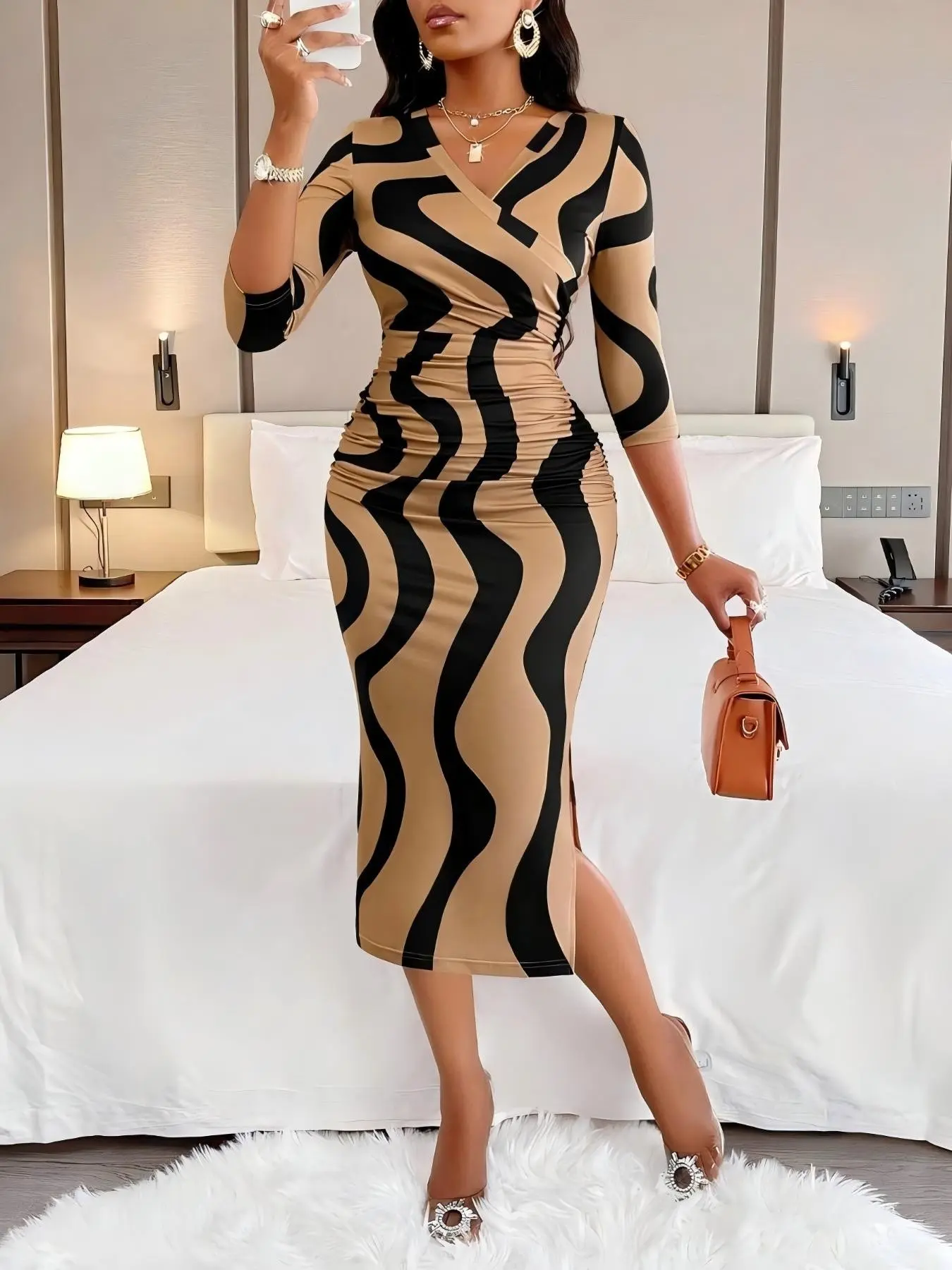 Women's Fashion Wave Print Cross Body Seven-Quarter Sleeve V Neck Elegant Ruched Design Tight Fit Chic Dress, Stylish Summer Casual Wear Womenswear