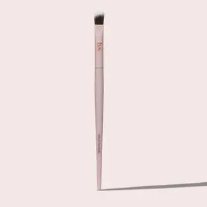 Angled Multi-Use Eyeshadow + Nose Brush