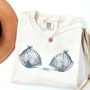 Comfort Colors Vintage 90s Seashell TShirt, Ocean Lover Tee, Summer Trip TShirt, Mermaid T-Shirt, Preppy Coastal Aesthetic Tee, Coquette Bow Beach T-Shirt