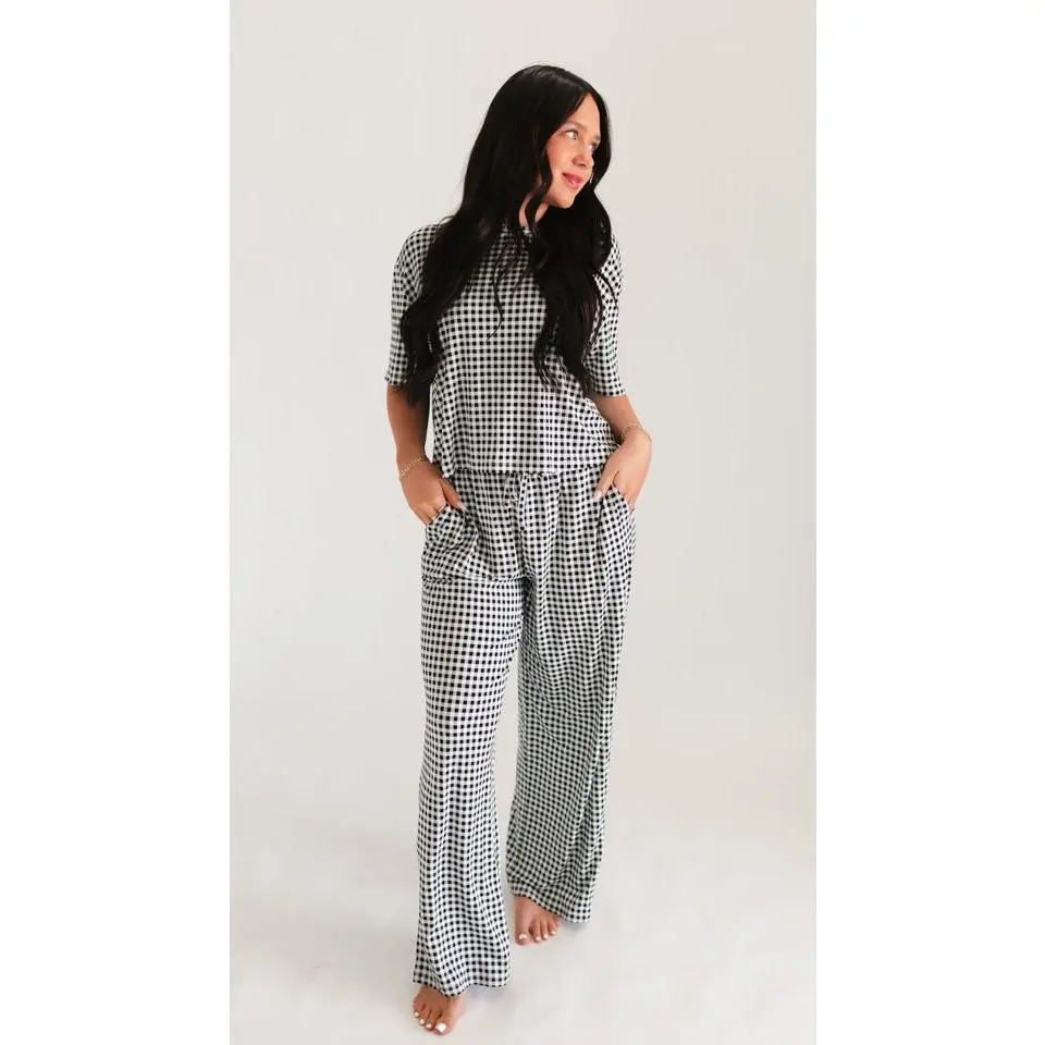 Women's T-Shirt and Pants Set in Black Gingham