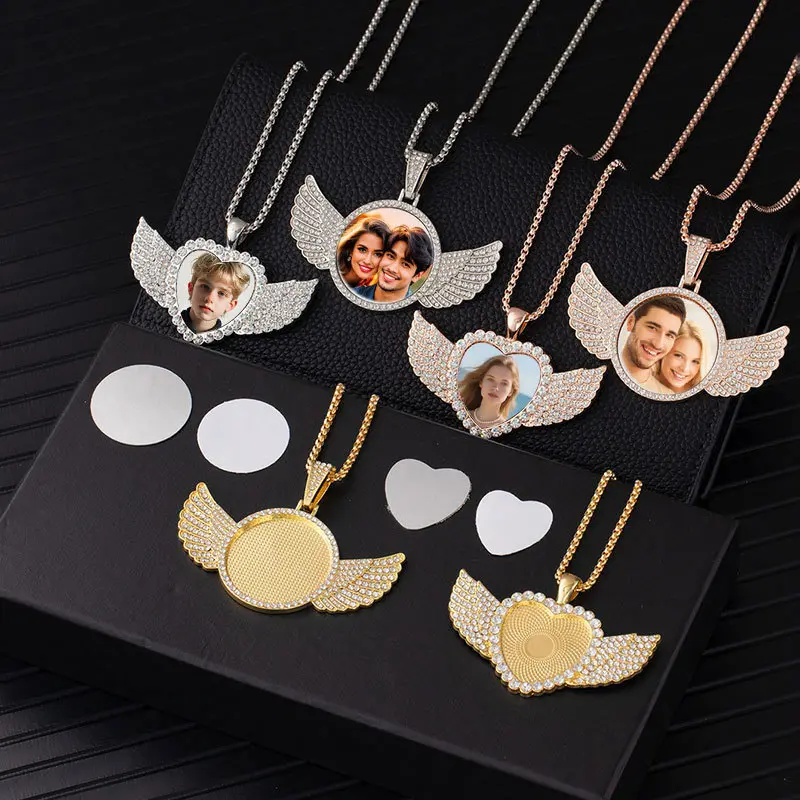 Personalized customized photo necklace, unisex | Hip hop personalized angel wing circular heart-shaped pendant, personalized commemorative photo pendant necklace, men's and women's collarbone chain, Christmas gift