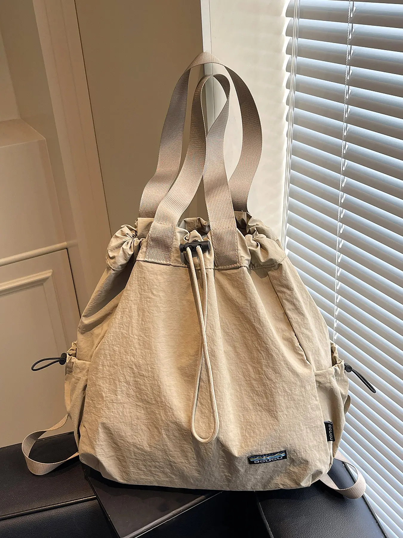 Retro drawstring pleated design handbag Casual shoulder purse, Casual crossbody messenger bag, lightweight, wear-resistant, large-capacity versatile tote bag, the first choice for daily travel, suitable for students, outdoor mountaineering travel, etc.