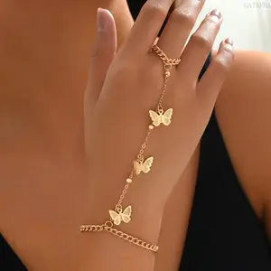 Women's Dainty Adjustable Vintage Butterfly Pendant Chain-Linked Finger Bracelet, Elegant Fashion Hand Chain Jewelry, Accessories for Women for Daily Party Wear (Sports & Outdoor Clothing Complement)
