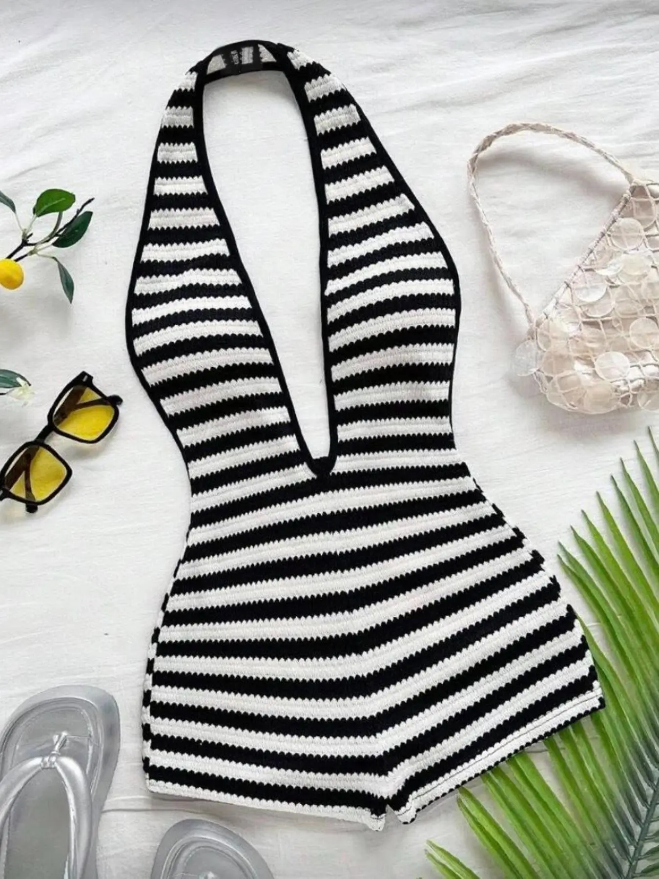 European Style Chic Halter Neck Deep V Backless One-Piece Shorts, Striped Casual Bodycon Waistcoat, Summer Beach Vacation, Streetwear, Date, Women
