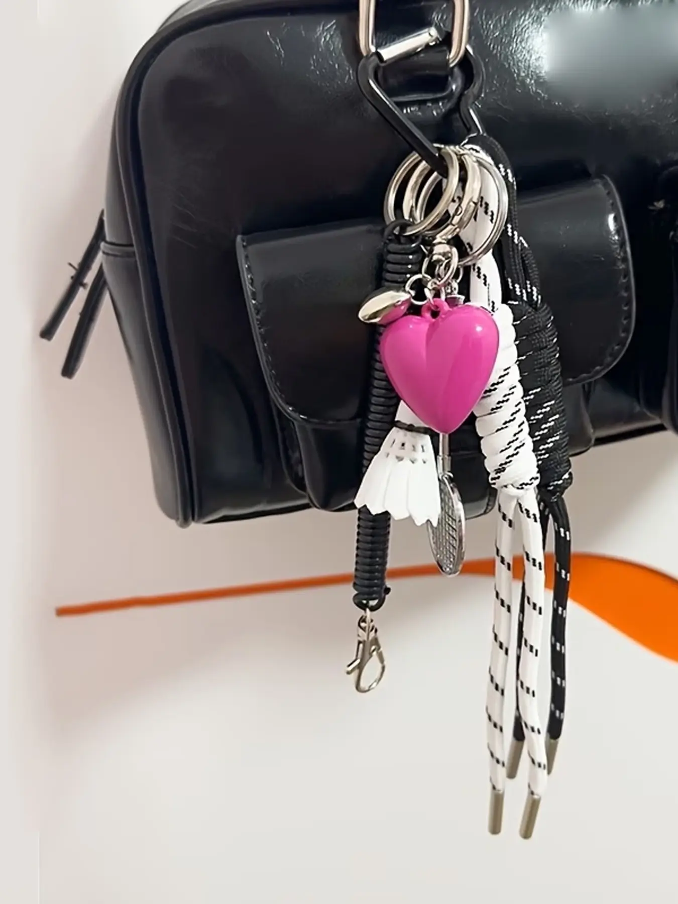 Dopamine Badminton Heart Pendant, Color Block, Sporty Niche Design, Mini Badminton Racket, Three-Dimensional Heart, Braided Cord, Can Hang On Bag, Keys, Suitable For Daily Commuting And Court Outfits, Bag Charm Keychain, Bag Charms, Bag Accessories Charms