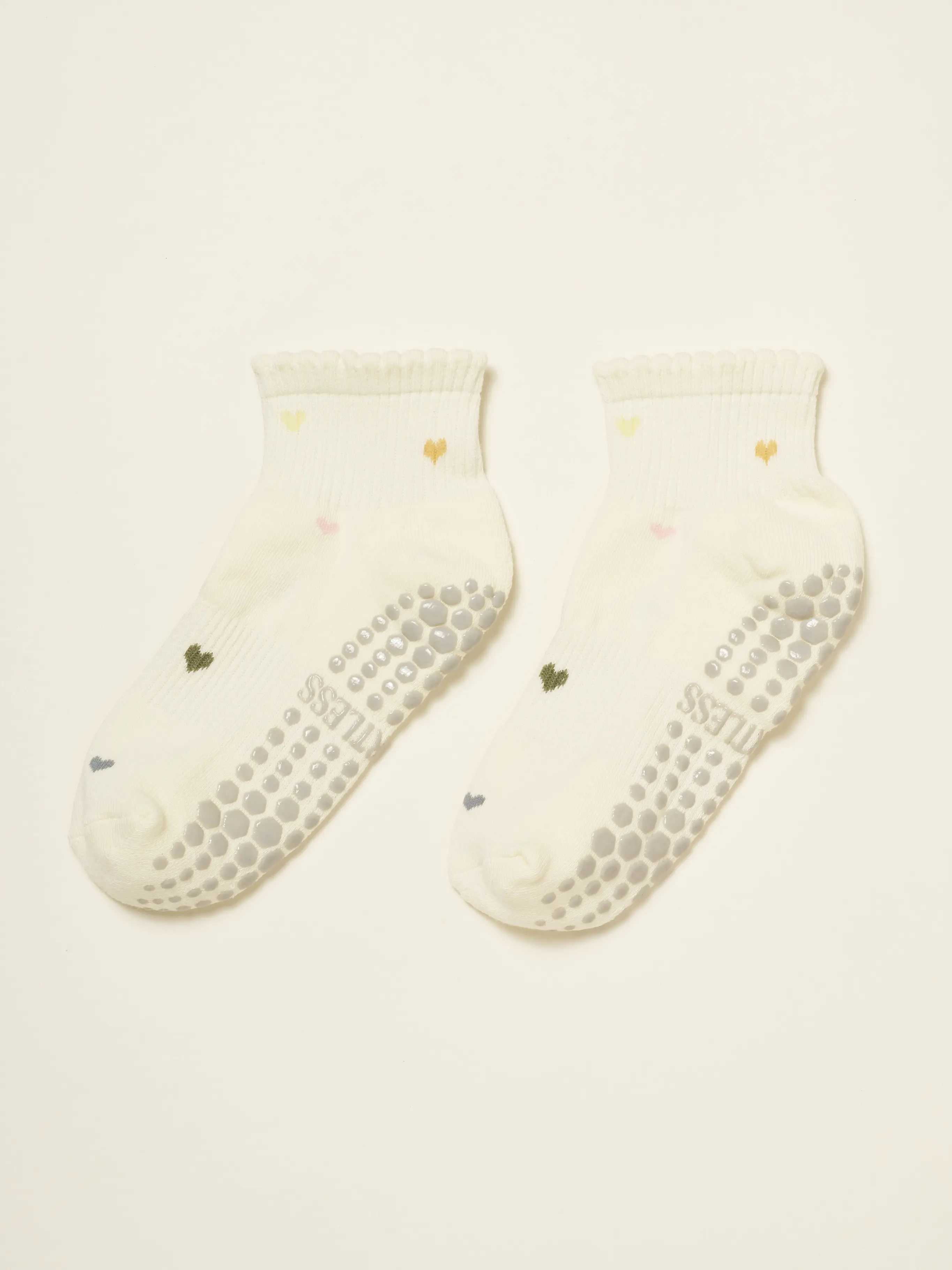 Shapes Studio Cropped Crew Grip Socks, Cutest Fruits Pilates Socks, Ruffle socks, Non-Slip, Barre Yoga Fitness (Cropped Mini Heart)