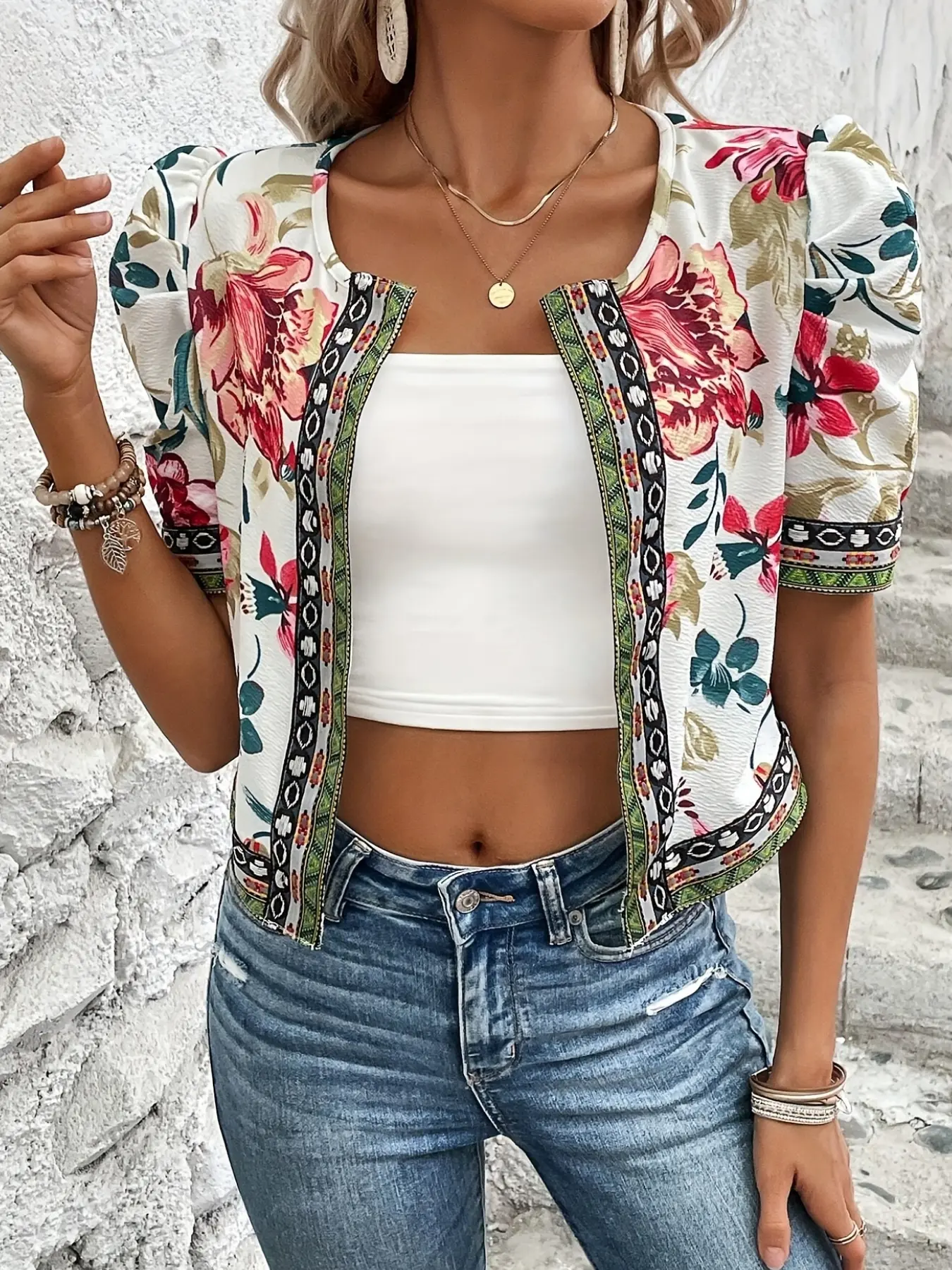 A women's white background fashionable floral print bubble sleeve short Casual cardigan with ethnic style border decoration Clothing, suitable for commuting to work, shopping and outdoor activities, indoor and outdoor dressing Clothes Womenswear