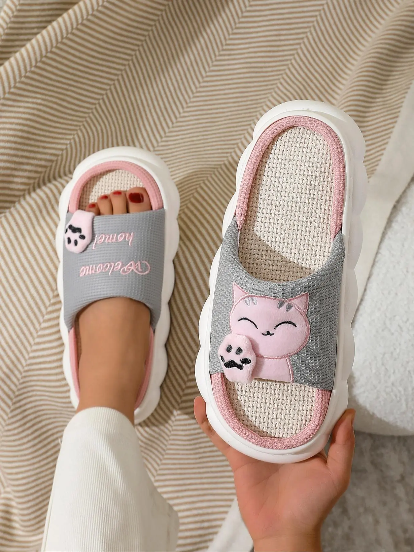 Women's Cute Cartoon Cat Design Slides, Trendy Casual Slippers, Soft Slippers, Casual Soft Material Comfortable Home Slippers, Thick Sole Non-slip Slippers, Thick Soled Slippers for Indoor & Outdoor Wear