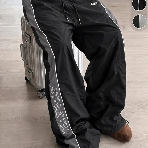 Unisex Side Stripe Contrast Track Pants, Baggy Straight Leg Sweatpants with Drawstring Elastic Waist, Lightweight Windbreaker Joggers, Y2K Streetwear Athletic Casual Pants, Loose Fit Hip Hop Workout Running Lounge Trousers for Men Women Everyday Wear