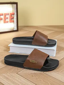 Classic Men's Slip-On Sandals, Breathable PVC Thick-Soled Beach Shoes, All-Season Casual Footwear for Outdoor and Home Use Slides