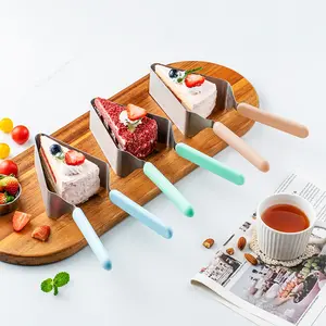 Stainless Steel Cake Slicer Triangle Dessert Stand, Kitchen Baking Tool, Food Clipper, Durable Stainless Steel Design, Perfect for Cakes & Pastries
