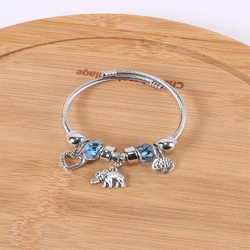 15 # YCB147 1 Elephant Pendant Blue