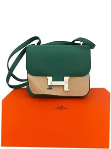 Pre-owned HERMÈS leather Shoulder Bags Constance 19