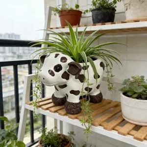 1PC Super Cute Creative Cow Planter, Cartoon Animal Shaped Desktop Decor Resin Flower Pot, Home Decor Pots, Unique Pots, Suitable for Home Balcony, Office Green Plant Pot Container, Flower Planters It can also be given as a gift to friends!