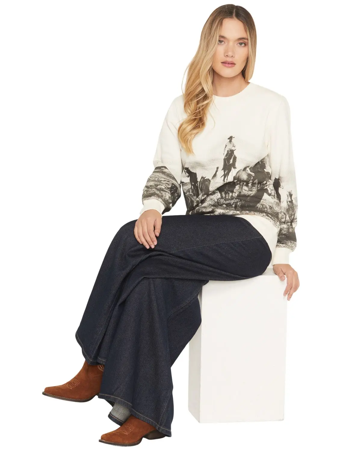 Wrangler Women's Retro Women'S Running Horses Graphic Crewneck - 112379644
