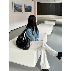 Women's Black Dumpling Style BigBag for FallWinter RetroVibe CasualOffice ShoulderSling Pack