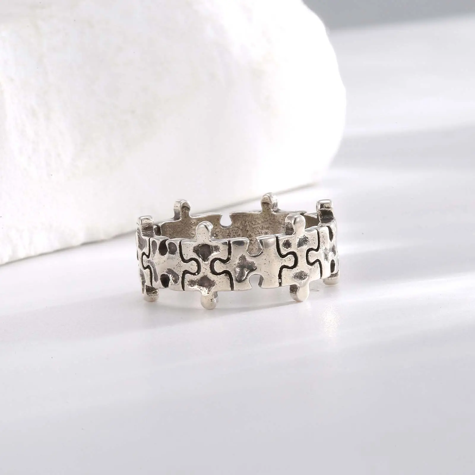 Interlocking Puzzle Ring, Elegant Minimalist Geometric Jewelry for Unisex, Adjustable Band as a Meaningful Connection Gift, Daily Wear, Connection Theme, Puzzle Motif, Creative Connection