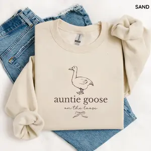 Funny Auntie Sweatshirt for New Aunt, Coquette Goose Auntie Sweater, Cute Auntie Gift from Niece, Auntie Crewneck Sweatshirt, Trendy Tee
