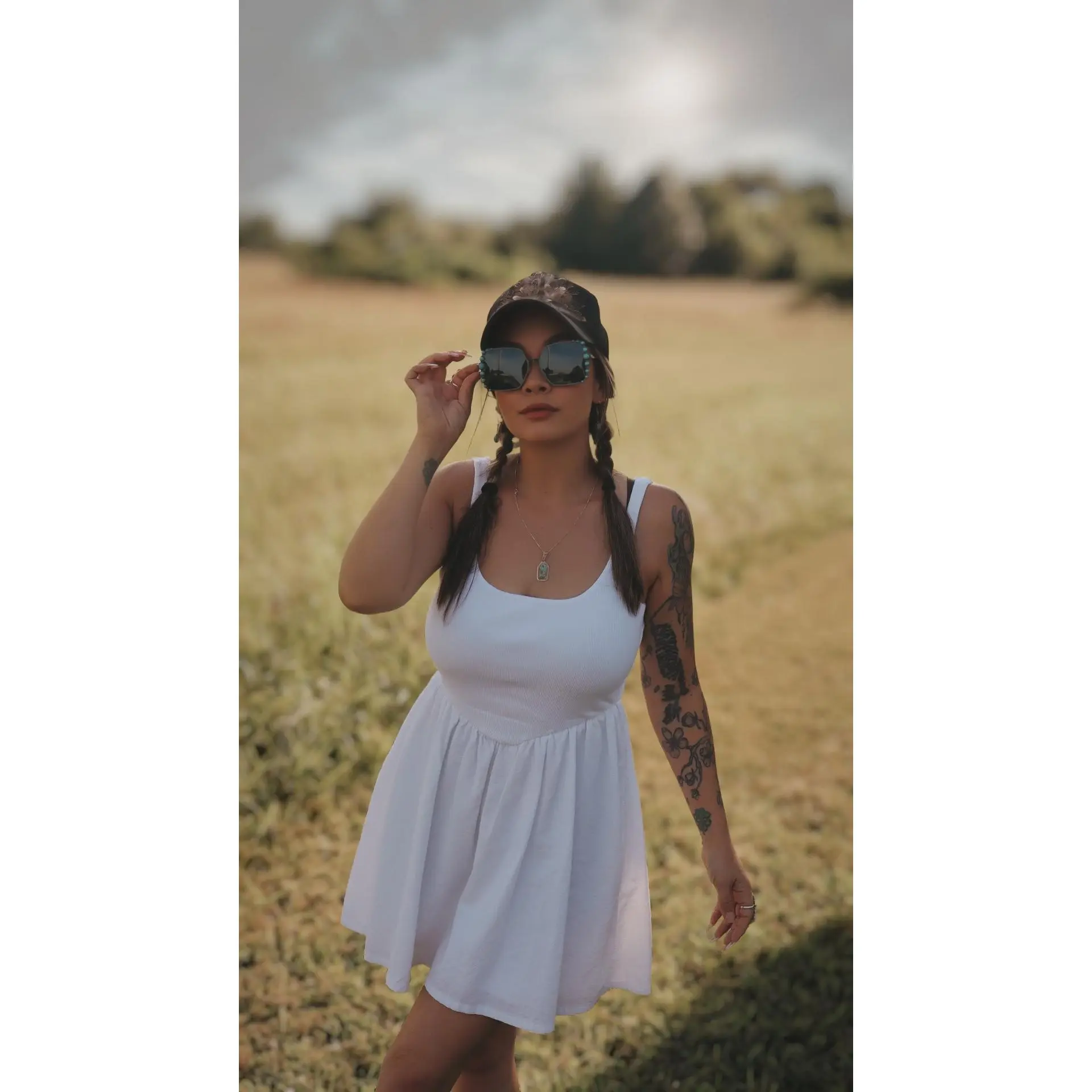 THE RETRO SUNGLASSES