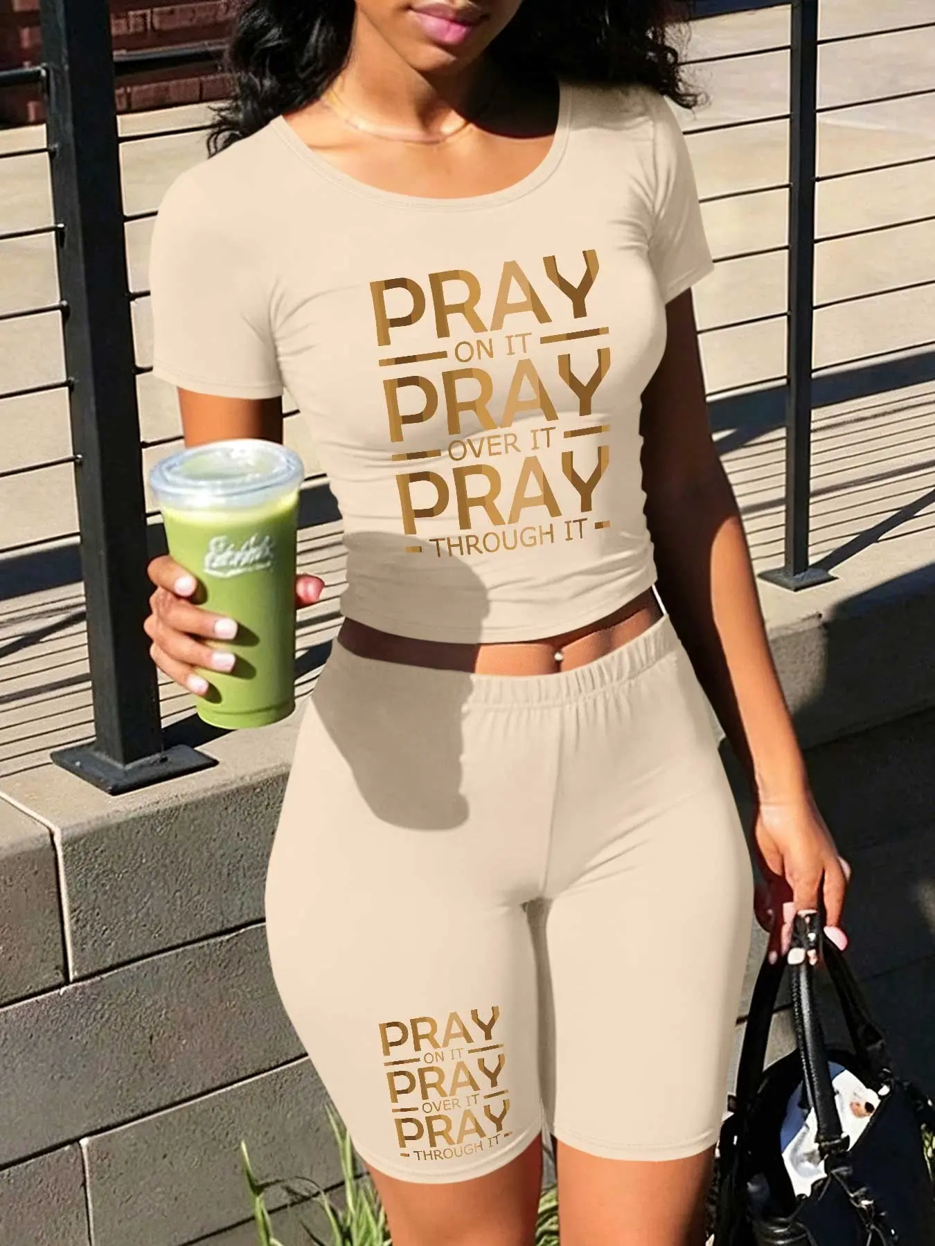 Personalized print patterns Two-Piece Set Women's Fit Lip Print Short Sleeve Crop Top & Skinny Jumpsuit, Casual Fashion Cozy Round Neck Tee & Jumpsuit for Daily Outdoor Everyday Wear, Ladies Clothes for Spring, Overalls
