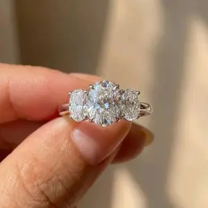 Women's High-Quality Classic Sparkling Oval Zircon Engagement Rings - Elegant, Gemstone Shine, Oval-Shaped, Statement Jewelry Rings for Wedding, Anniversary Gifting, Elegant Rings