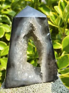 1pc 40-130g Natural Crystal Black Sardonyx Crystal Cave Door Ornaments, Creative Home Desktop Decoration, Crystal Collection, Unique Gifts Choice, Crystal Carvings
