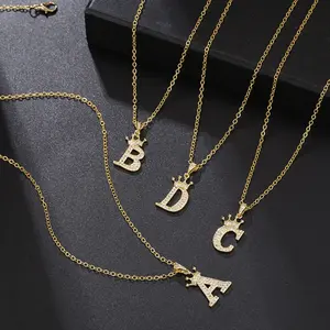 Fashionable Synthetic Zircon Crown 26 Initial Letter A-Z Pendant Necklace for Daily Leisure Party Wearing Accessories