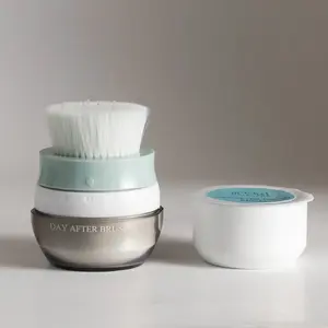 Day After™ Brush + Refill Bundle Clean Dry Shampoo