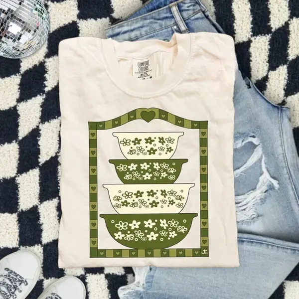 Thrifted Green Mixing Bowls Vintage Grandma Shirt, Retro Floral Bowl Stack Tee, Cute Grandma Kitchen Aesthetic Top, Comfort Colors Vintage Pyrex-Style T-Shirt, Cozy Unisex Graphic Tee