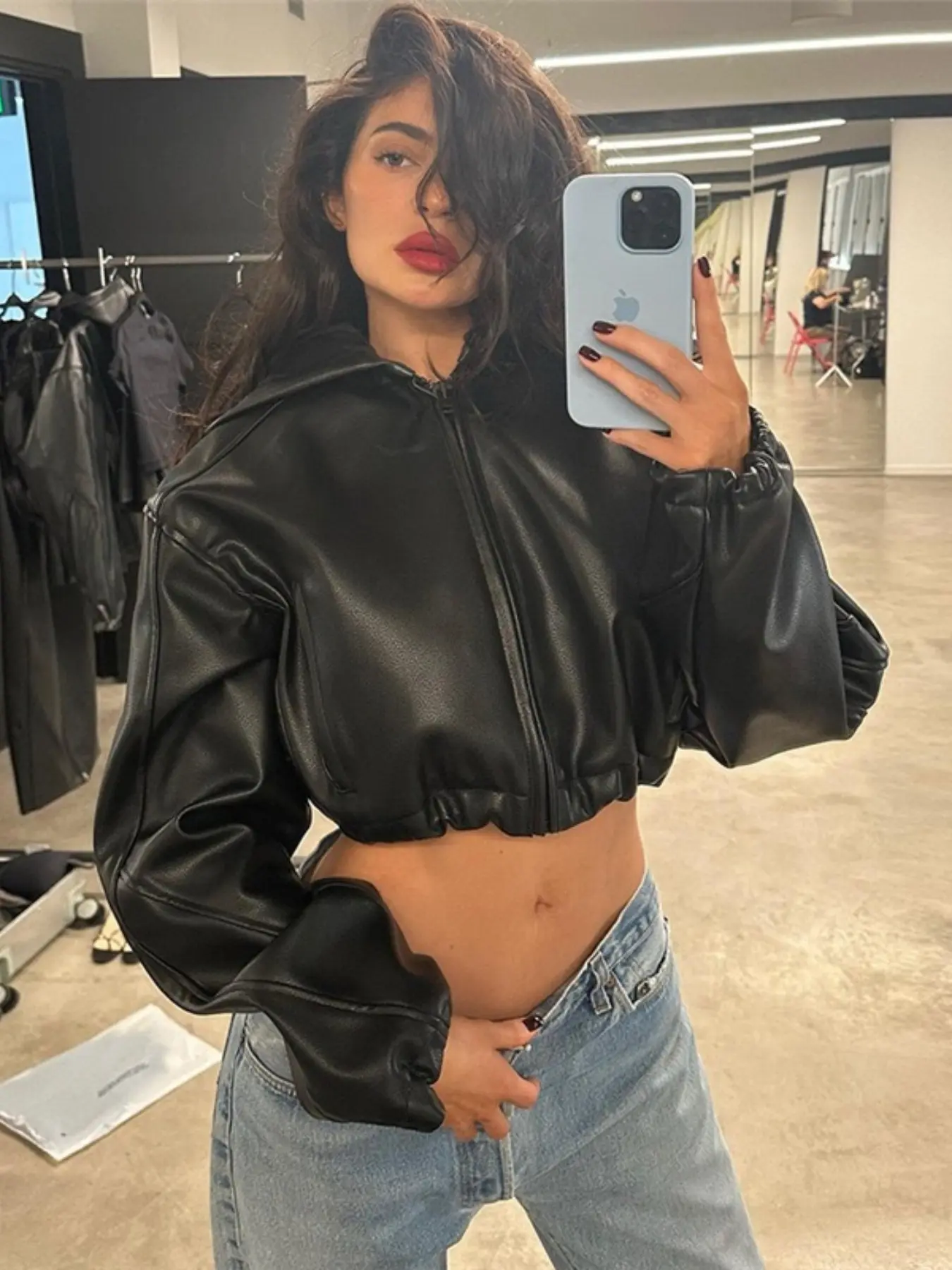 Women's Fashion Long Sleeve Zipper Short Crop Slim Fit Leather Jacket Hoodie, Casual Faux Leather Outerwear for Fall, Winter & Spring Coats Womenswear Fitted