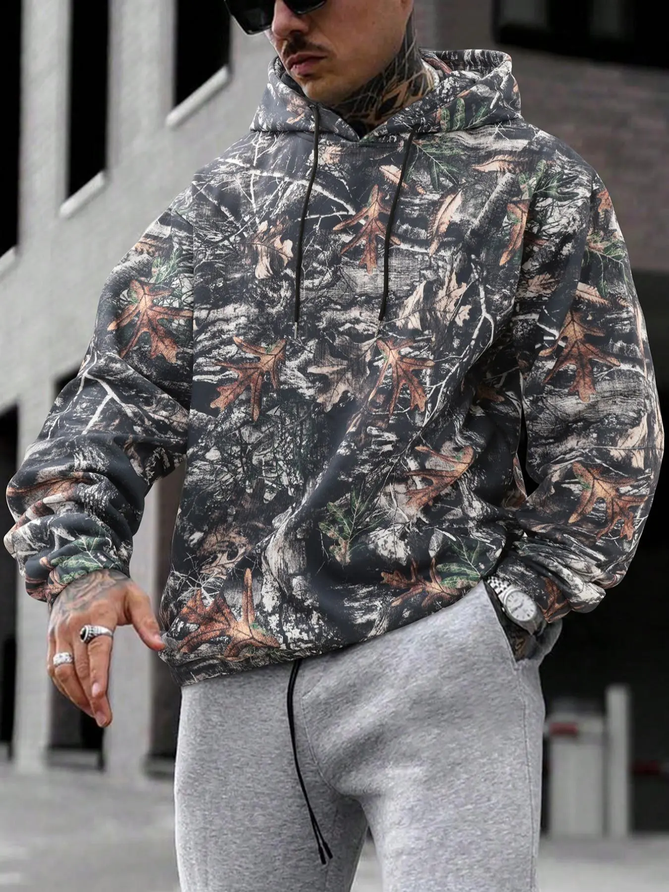 Unisex Men's Camo Leaf Print Hoodie, Camouflage Streetwear, Regular Fit Casual Fashion Long Sleeve Hooded for Daily Wear, Men's Clothes for All Seasons, Tops, Graphic Print Hoodie, Casual Pullover Hoodies, Hoodie Clothing Tops