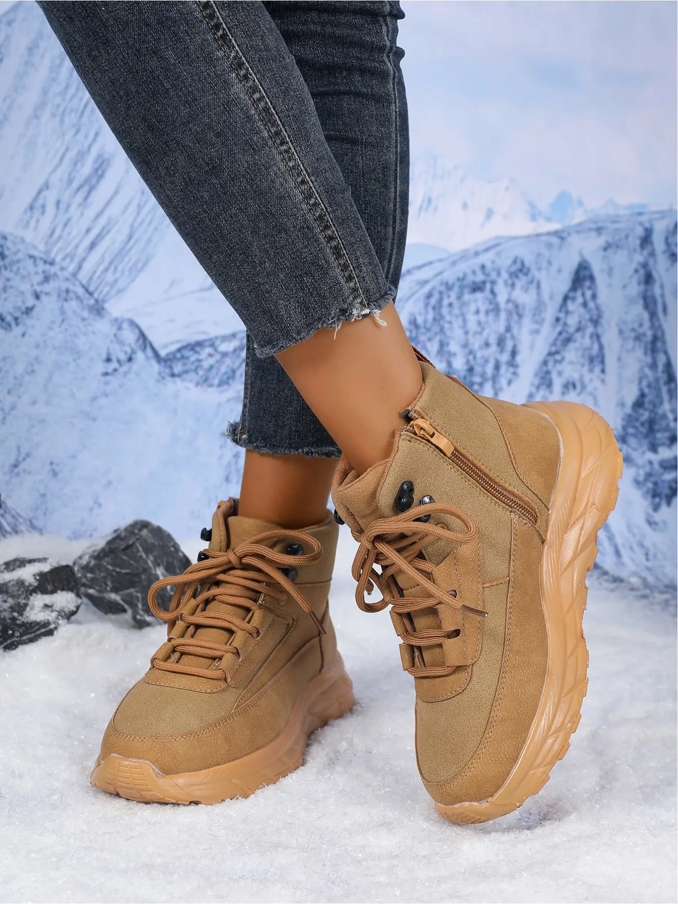 Fashionable women's autumn and winter short boots, Ankle Boots; Thick-soled high-water platform lace-up sports shoes; Lightweight, comfortable,-soled, anti-skid and wear-resistant thick-soled shoes.