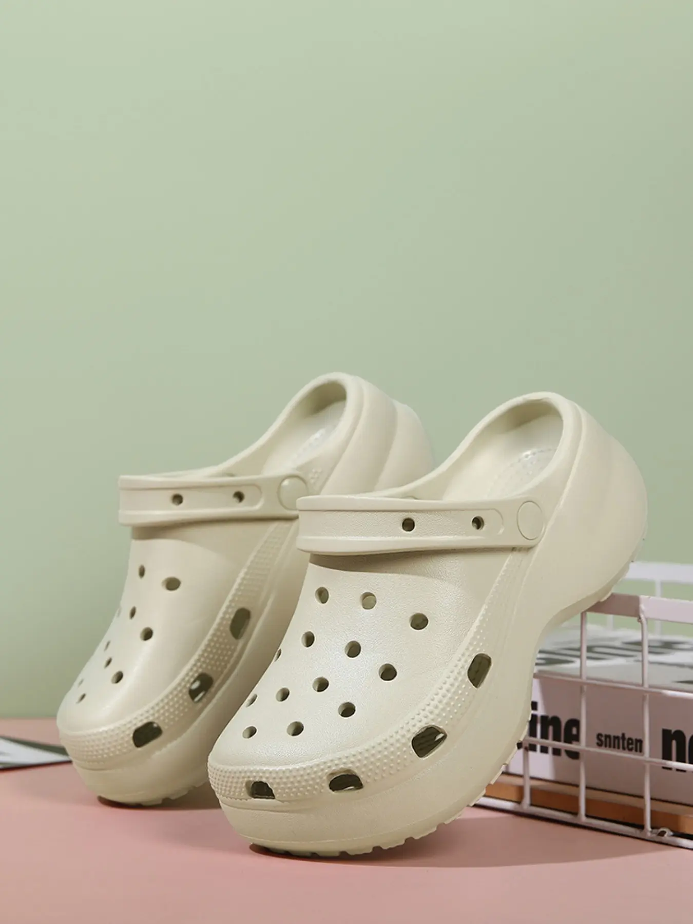 Classic Thick Sole Cloud Outdoor Slippers, Comfortable Eva Material, Casual Style, Unisex Footwear, Height Increasing Trendy Drag
