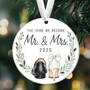 The Year We Become Mr and Mrs 2025, Wedding Ceramic Decoration Ornament, Christmas Wedding Home Ornament for Couples, Christmas Tree Ceramic Decorations, Engaged Ceramic Home Decor, Xmas Newlywed Engaged Gifts