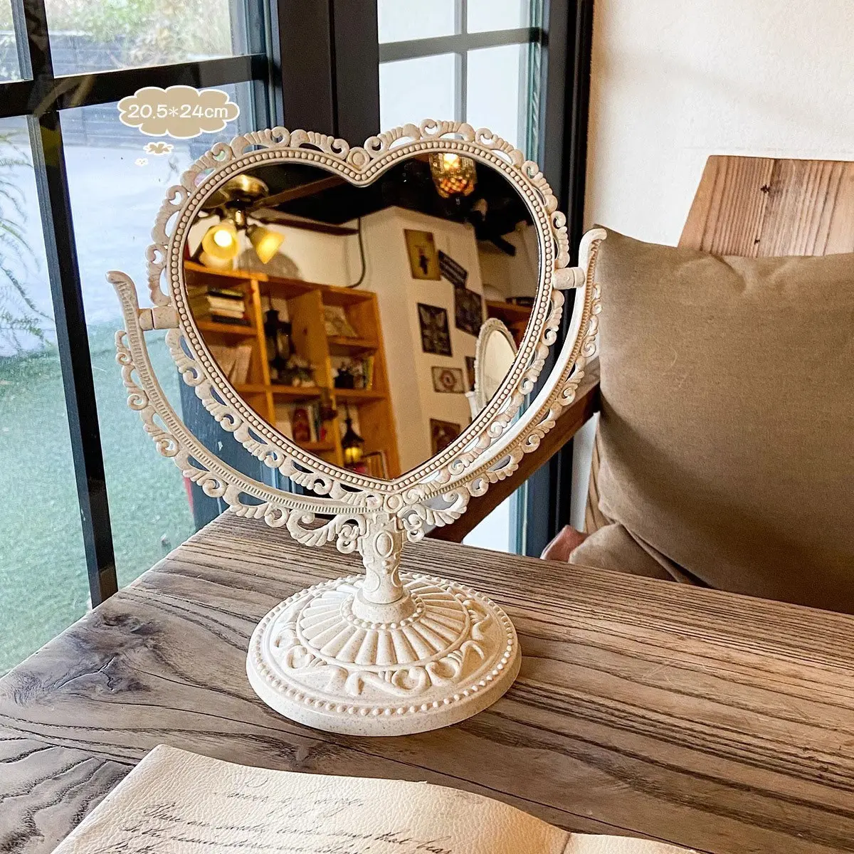Vintage Style Desktop Makeup Mirror, Heart Shaped Mirror, 1 Count Rotatable Standing Makeup Mirror, Decorative Mirror for Bedroom, Living Room, Vanity, Dressing Table