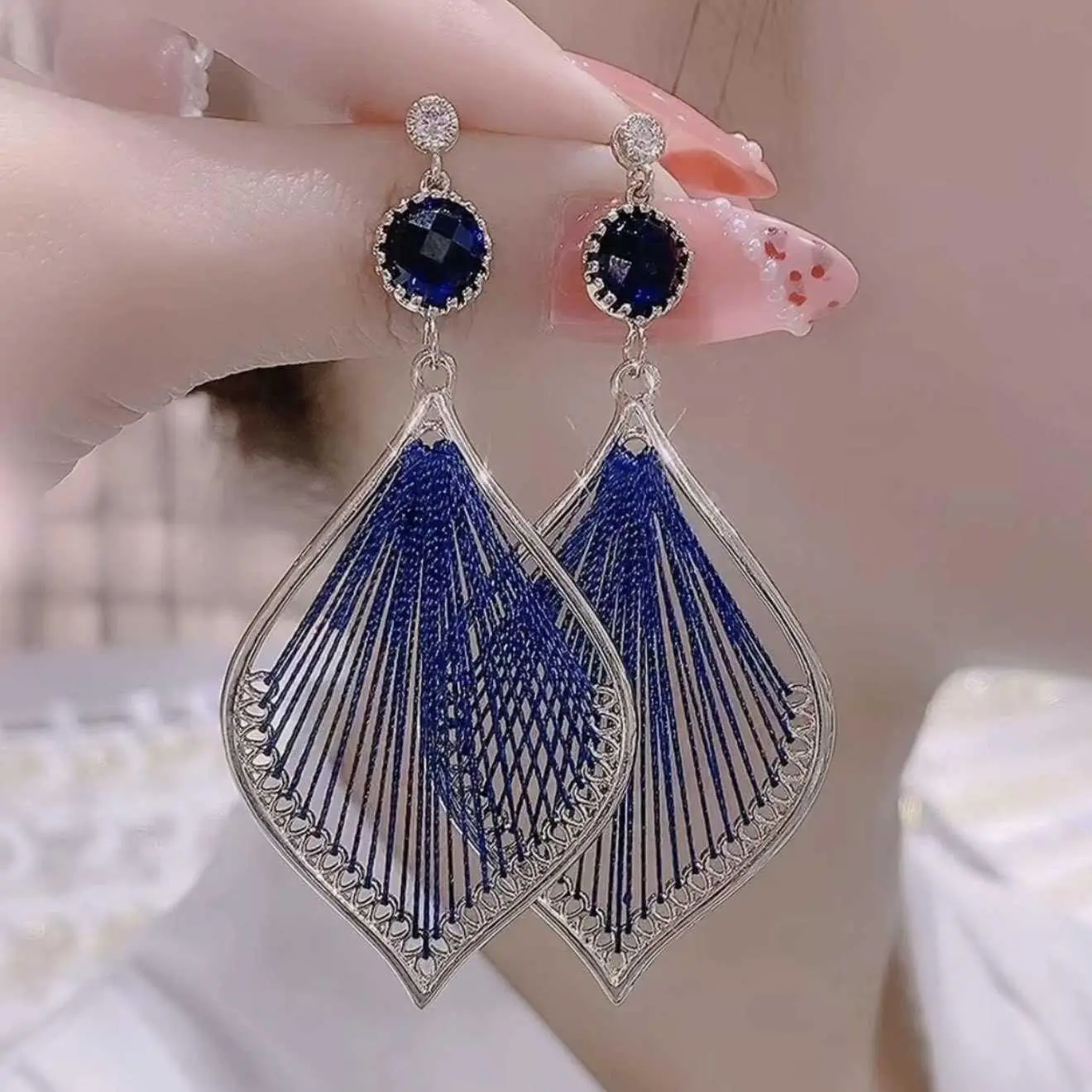 2026 Blue Geometric Fan-Shaped Alloy Gold-Tone Earrings Drop Earrings Ear Jewelry Light Premium-Feel Earrings HNAK47