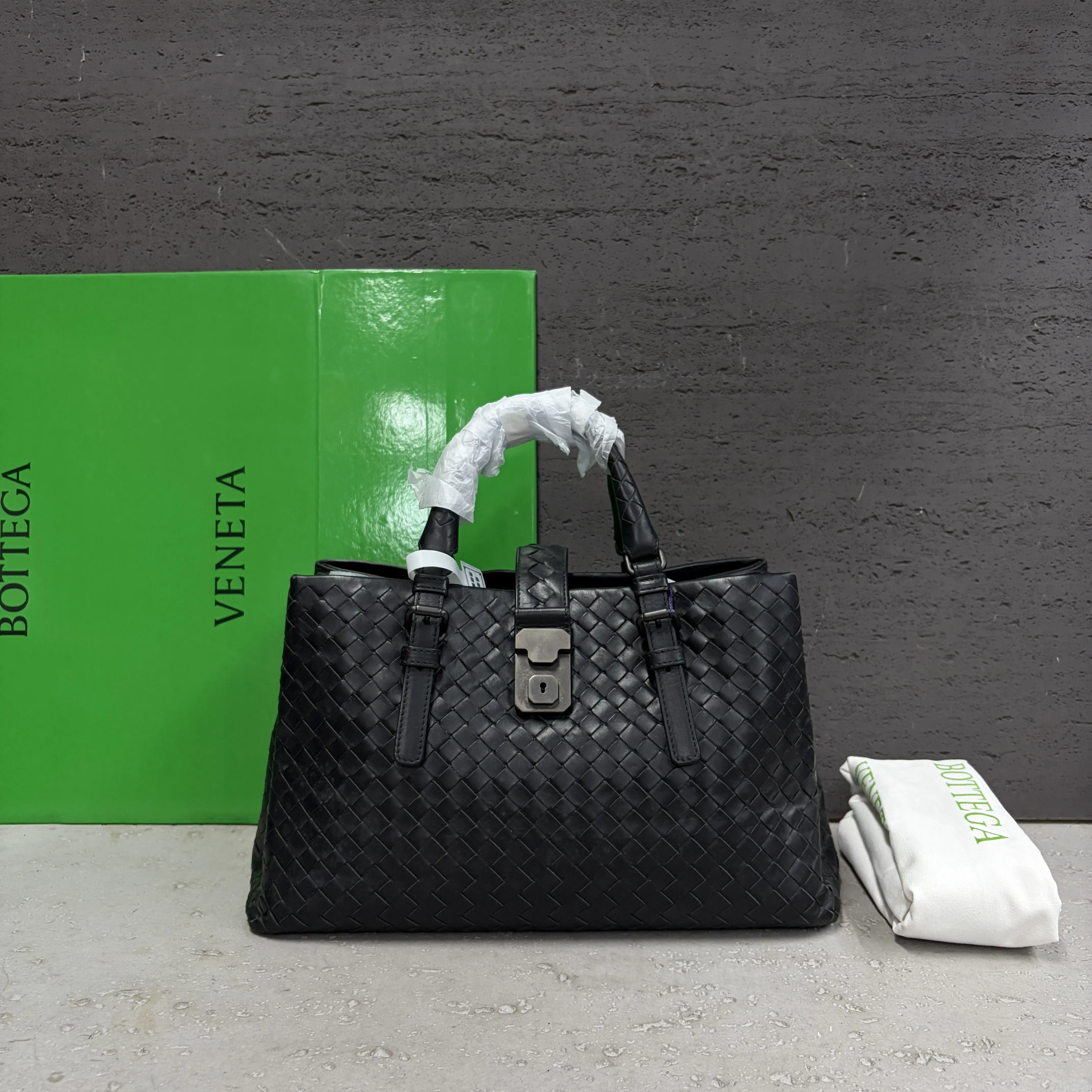 Pre-owned BOTTEGA VENETA Leather Shoulder Bag D0701354114