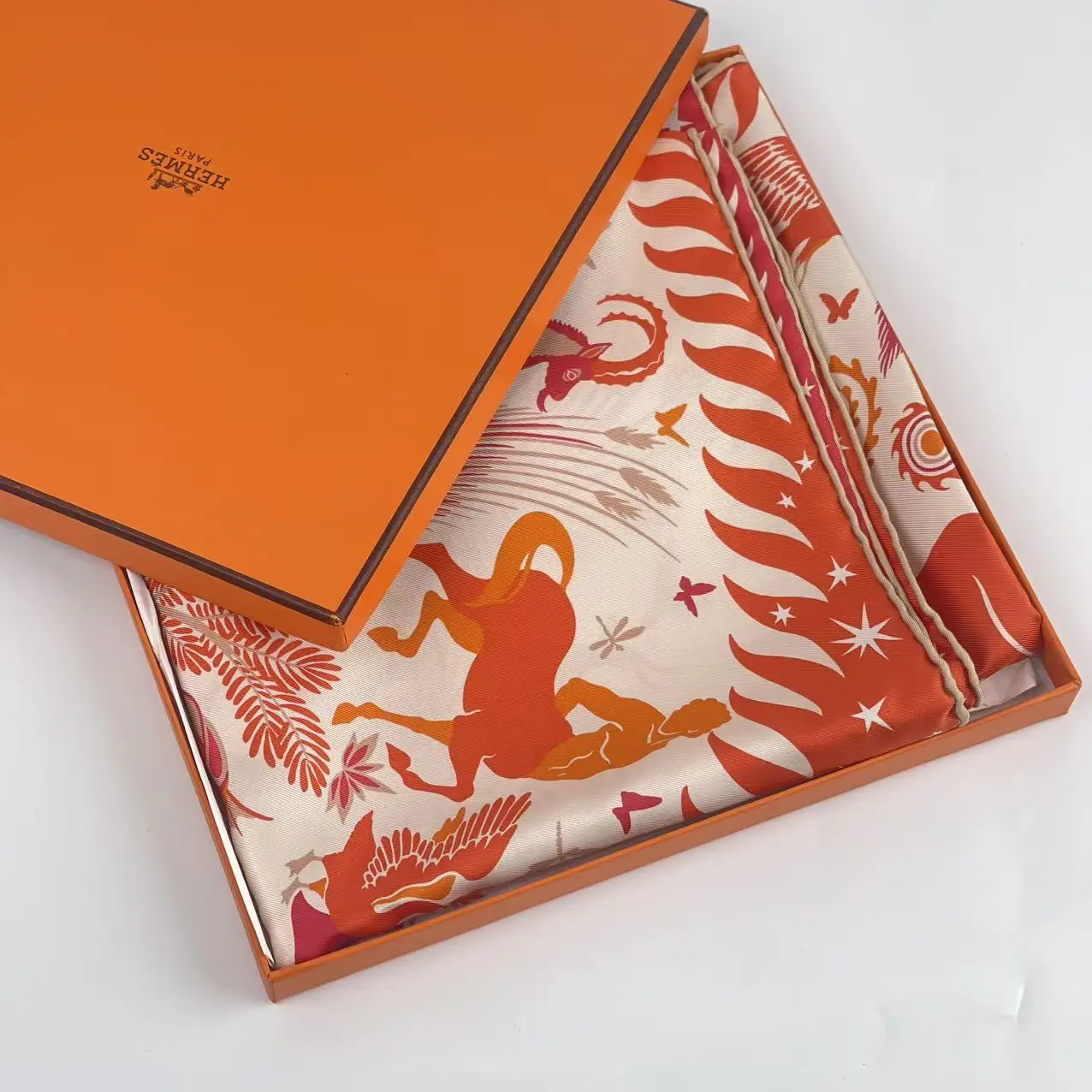 Pre-owned HERMÈS Silk Twilly Scarf 1168