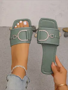 2026 Summer New Leather-Covered Toe-Loose Sandal for Women, Gold Color, Large Size, Beach Sandal, Casual and Stylish, Moccasin-Style, Walking Shoes with Closure