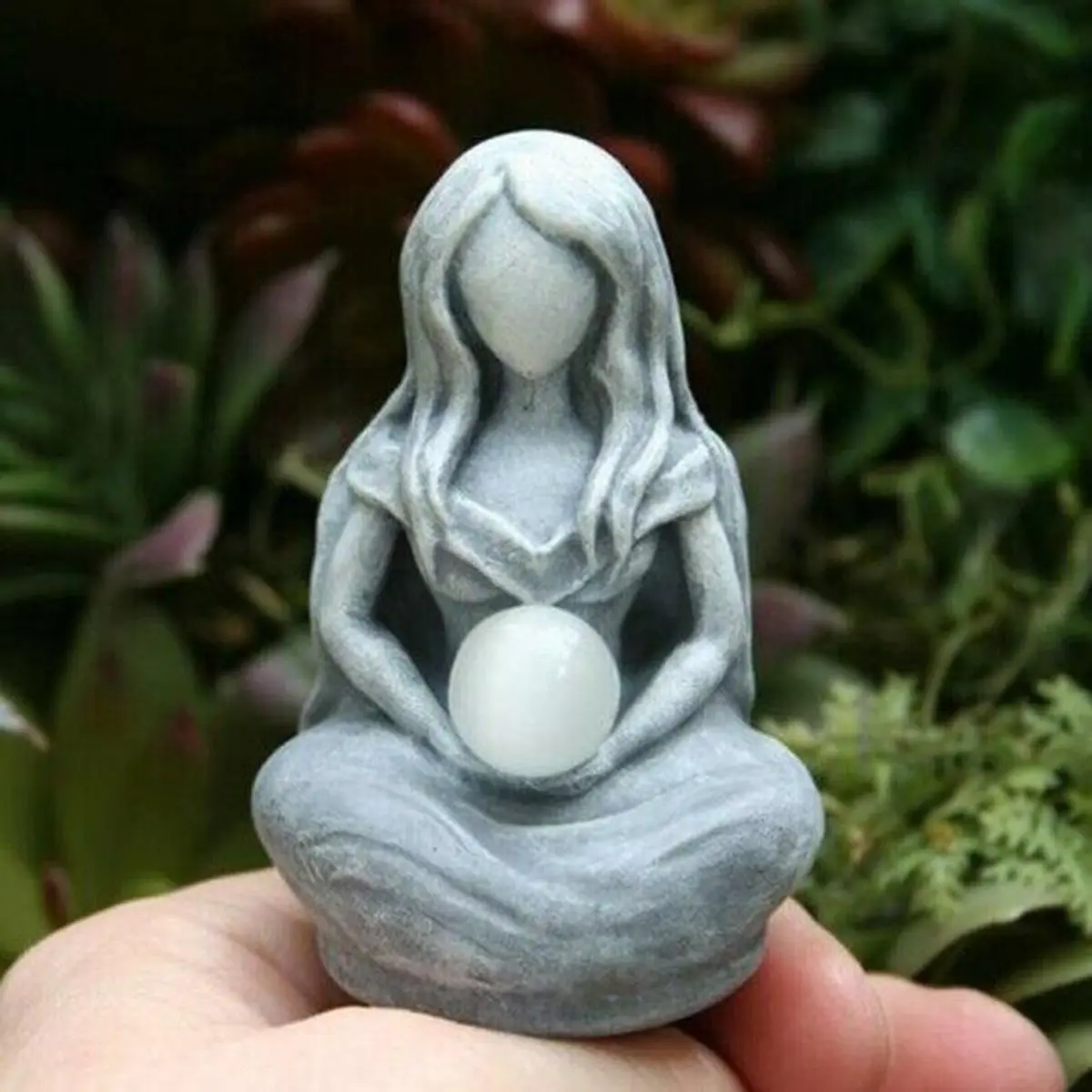 Moon Goddess Statue, Figurine, Decorative Piece, Artistic Resin Ornament, Decorative Sculptures, Home Decor Ornaments, Home Decoration, Decorative Ornament for Indoor & Outdoor