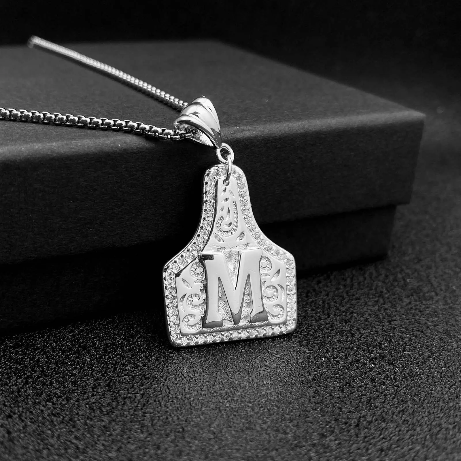 Unisex Western Cowboy-Style Custom Name Necklace - Engraved Pendant with Metal Chain, Custom Letters Necklace, Casual Couple Jewelry, Fashionable Western Accessory, Customized Gifts with Gift Box, Initial Necklaces