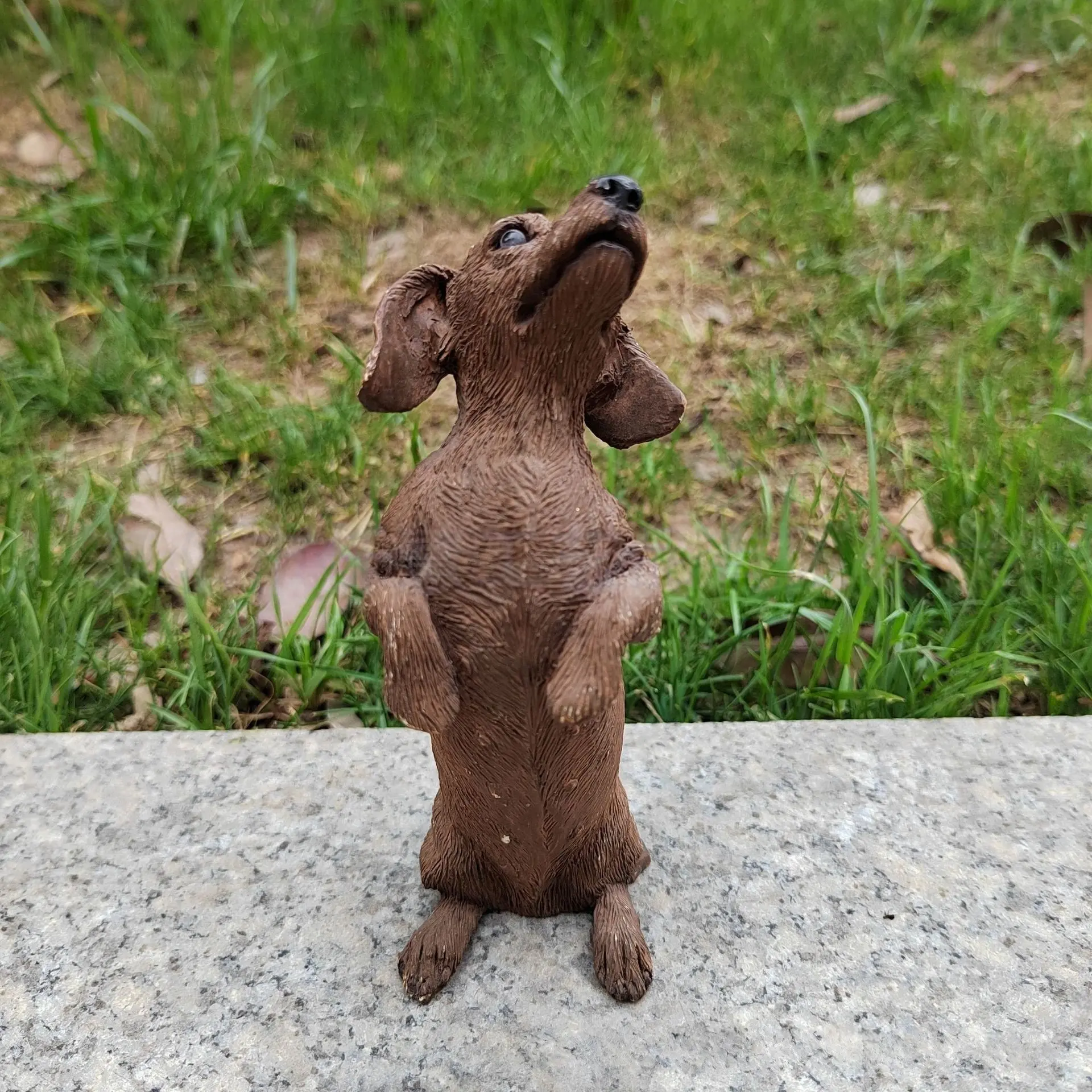Dog Figurine Resin Material Home Decor Ornament, Decorative Figurines, Home Decor Accessory, Adorable Art Figurine Pet Statue for Living Room Decoration, Unique Gift Idea for Dog Lovers